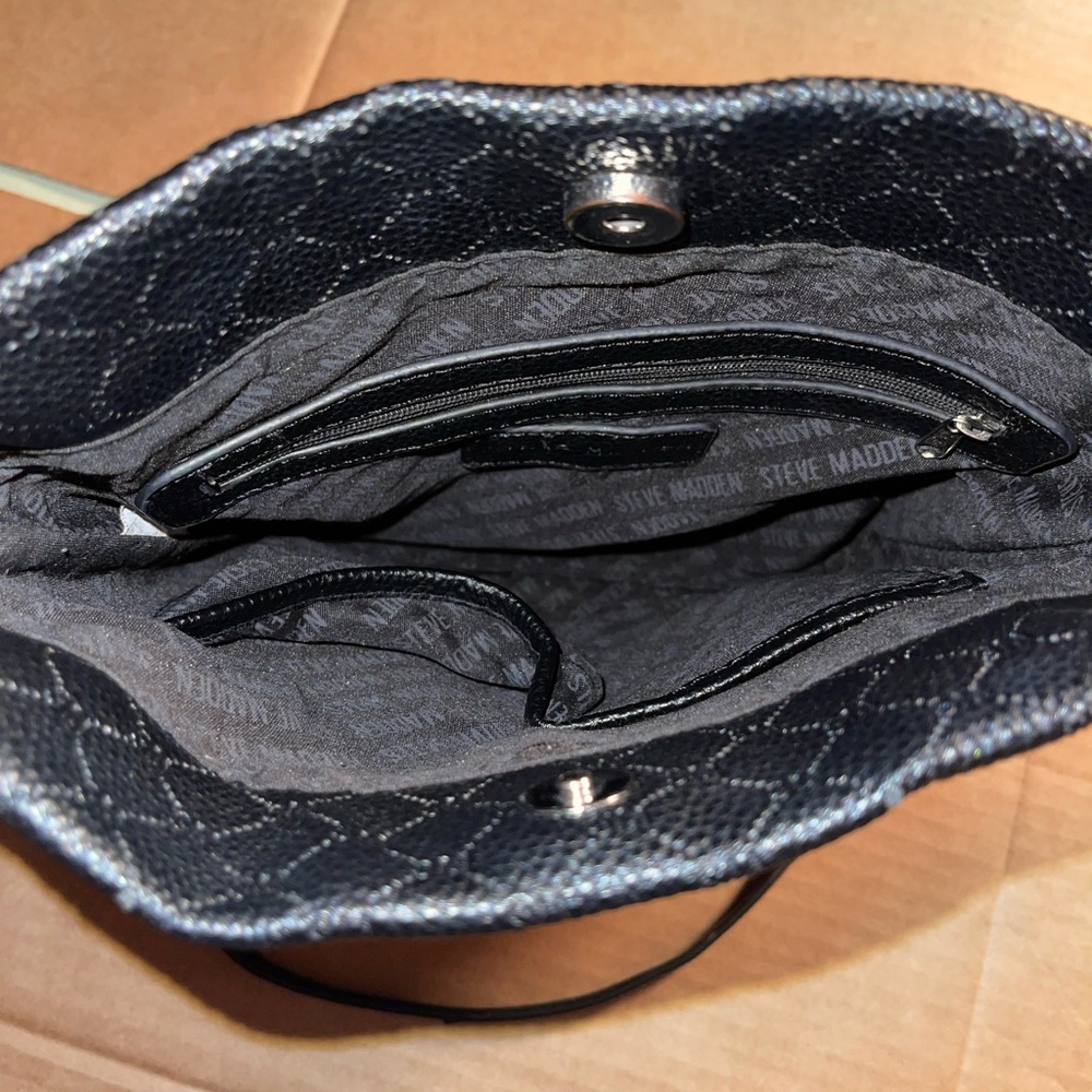 Steve Madden Cross body purse - Picture 4 of 6